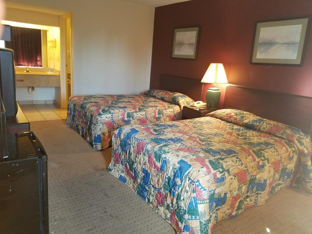 American Inn Skippers/Emporia Area 外观 照片