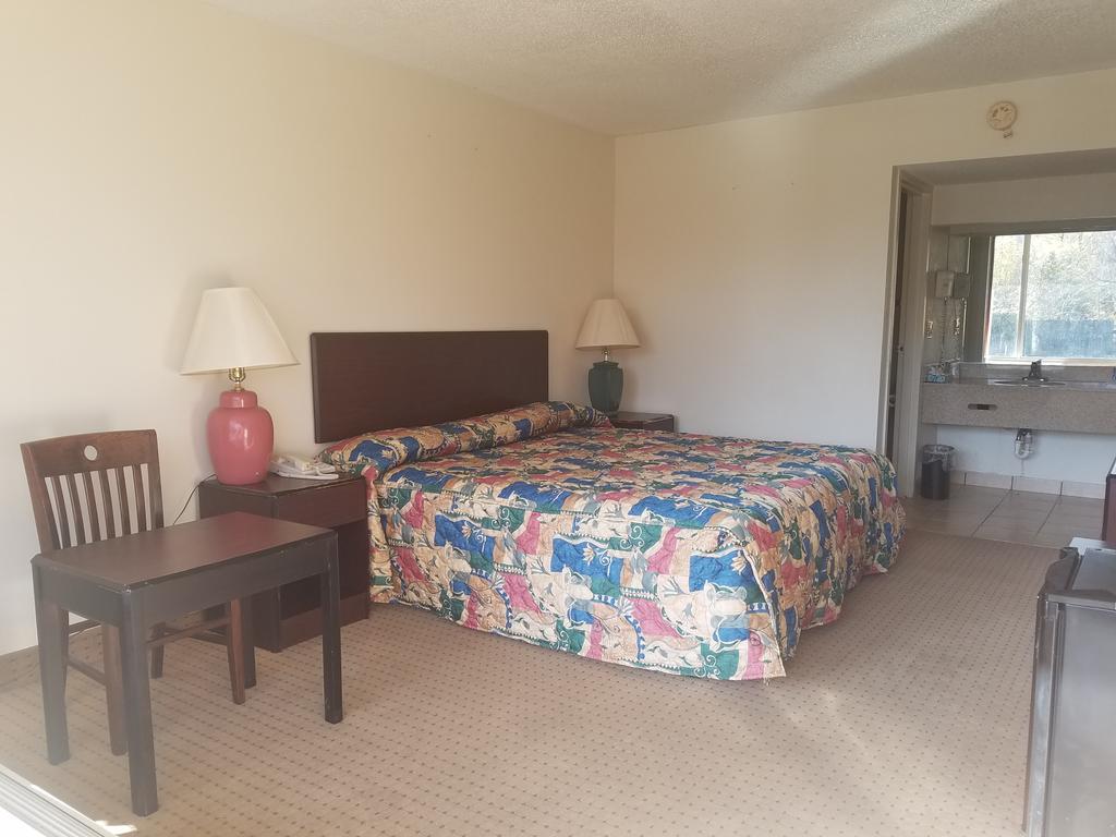 American Inn Skippers/Emporia Area 外观 照片